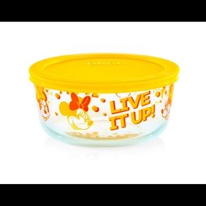 Pyrex 4-cup Decorated Storage: Minnie Mouse - Live it Up